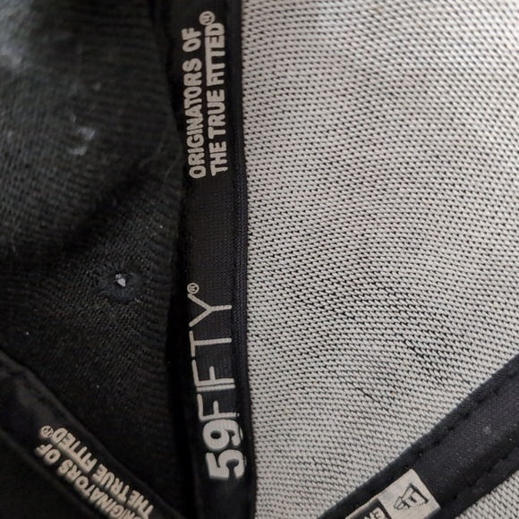 New Era,59Fifty,New York Yankees Black/ Red Fitted Hat,Size 7 3/8. - Picture 10 of 10